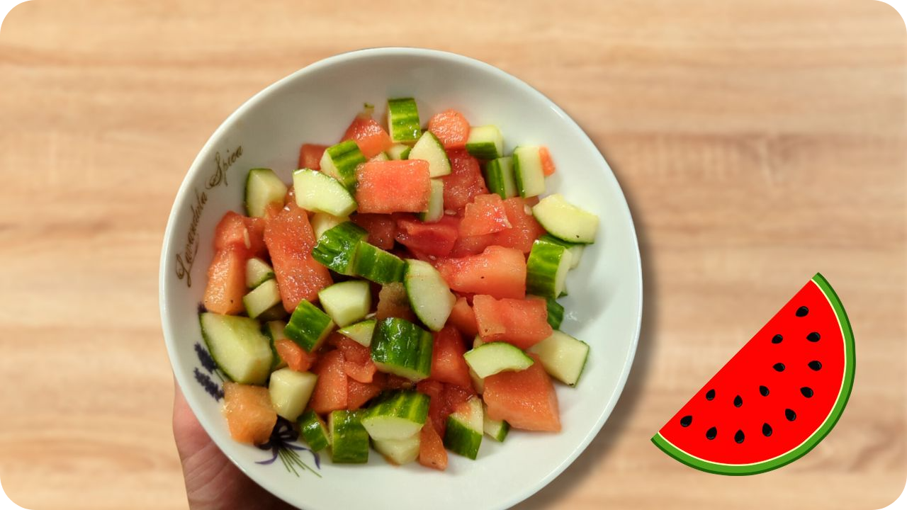 sommerlicher frischer salat mit melone und gurke in kurzer zeit, schnell